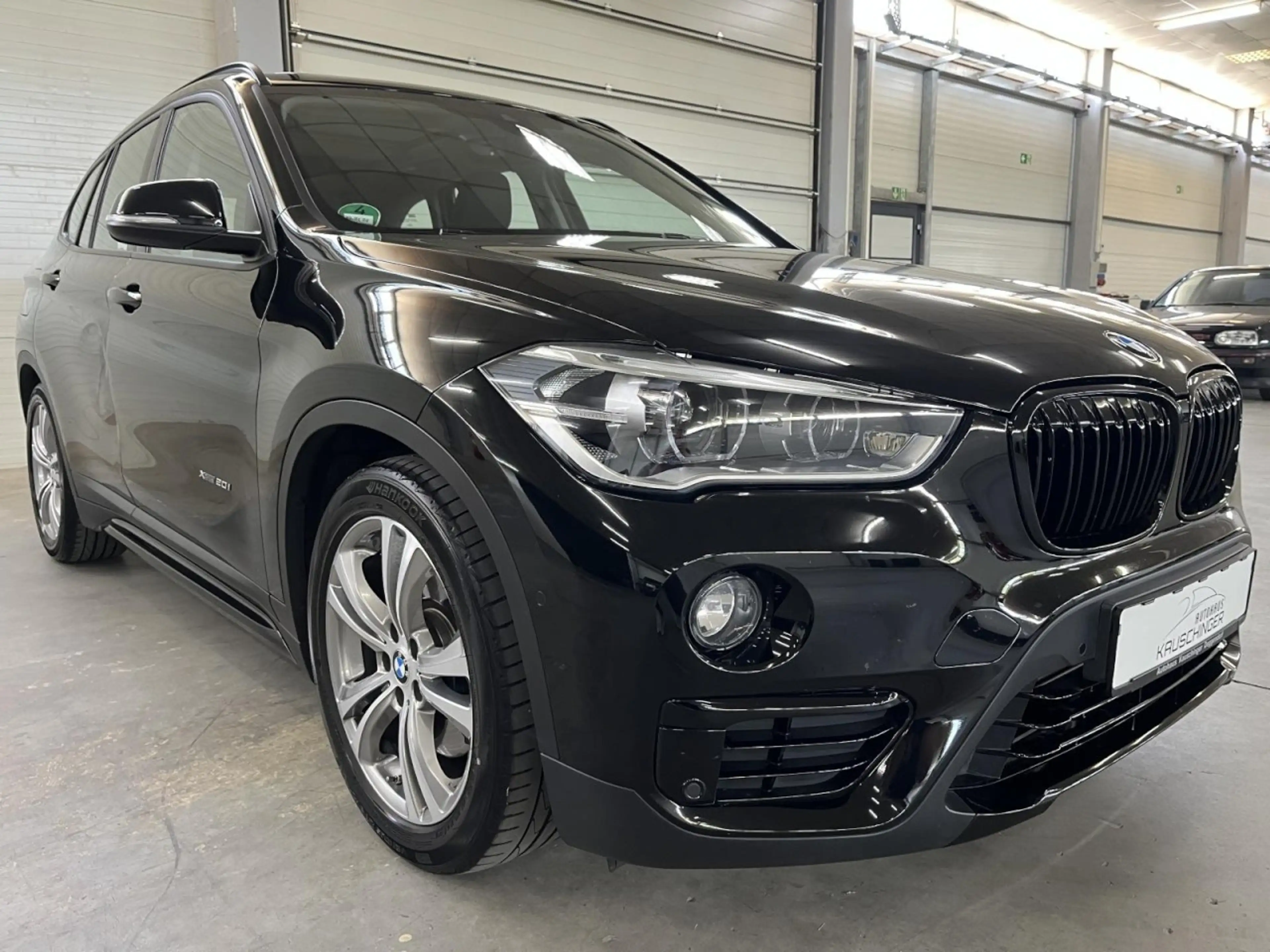 BMW X1 xDrive 20 i Sport Line PANO AUTOMATIK SHZ KLIMA AL — photo 3
