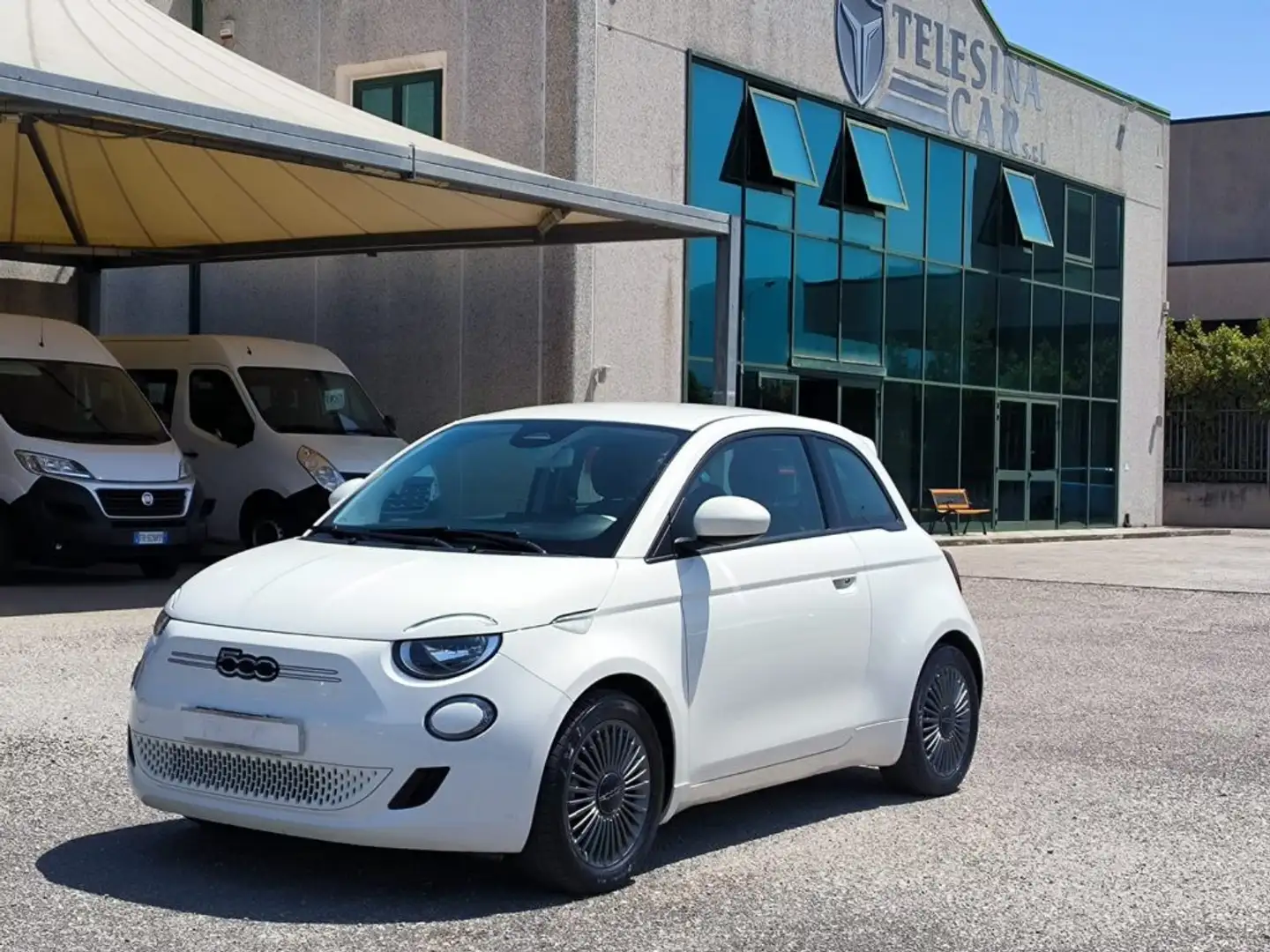 Fiat 500e 42 kWh Icon Bianco - 2