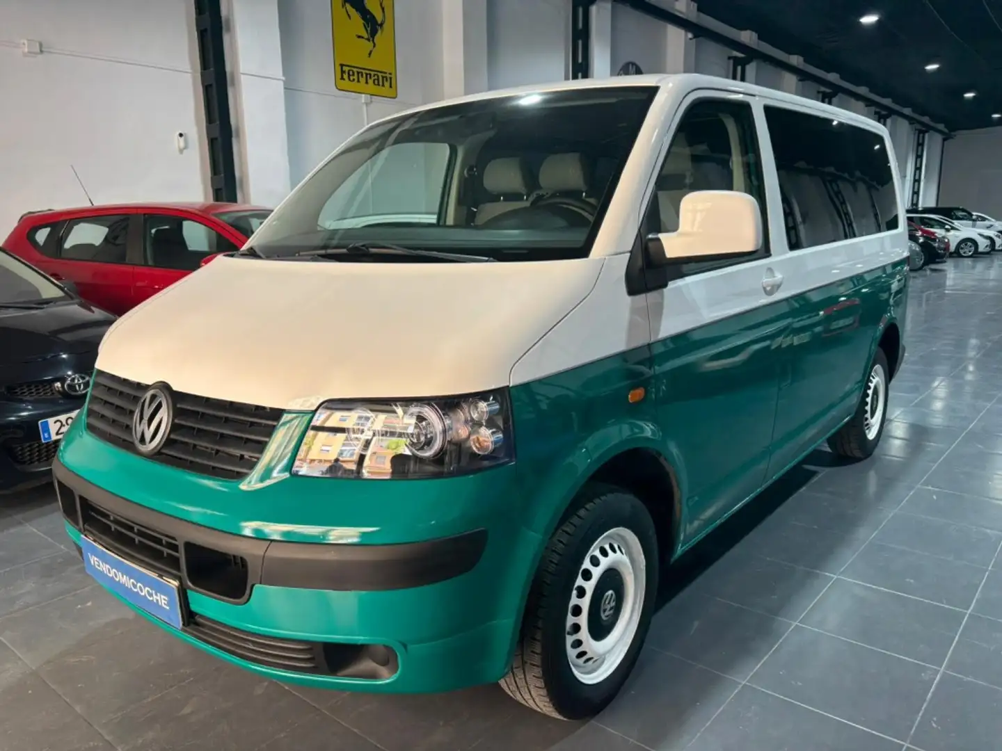 Volkswagen Transporter Mixto 2.0TDI Techo Normal 102 6pl. Verde - 2