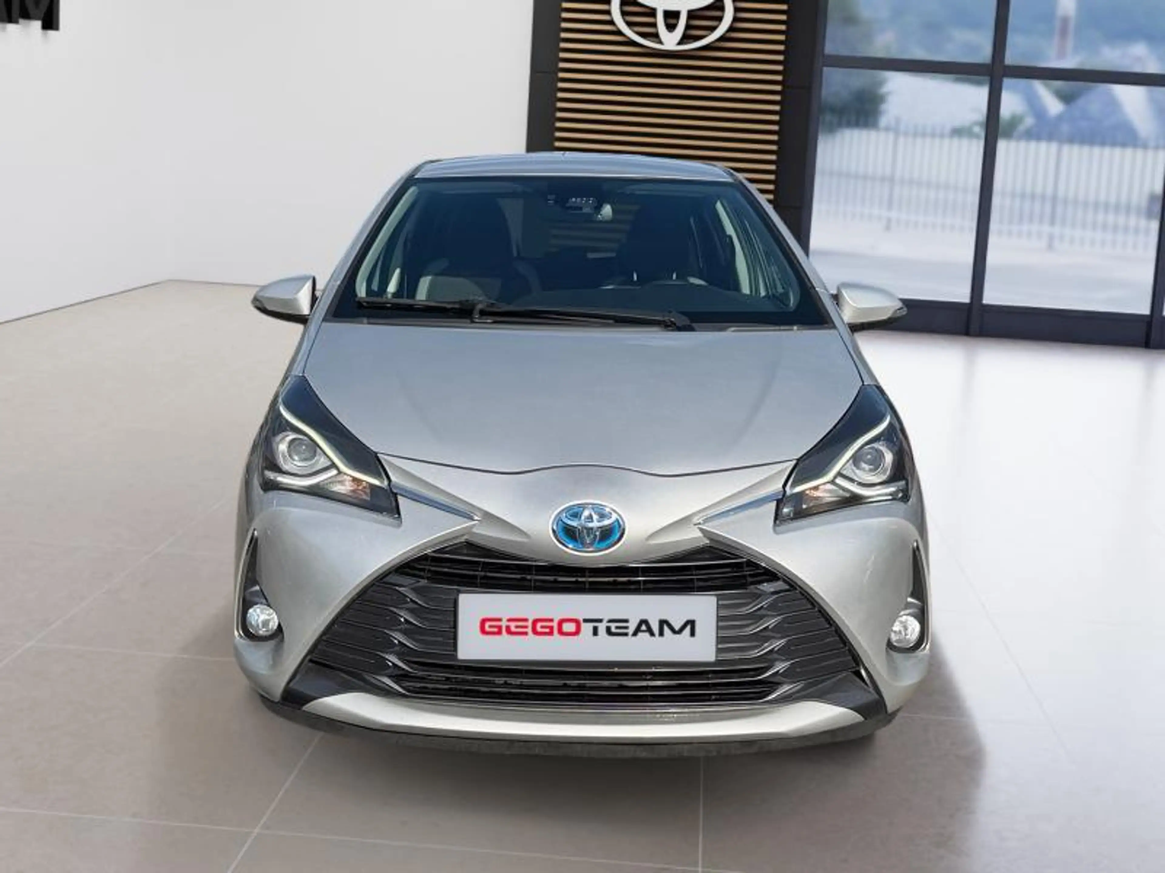 Toyota Yaris Y20 — photo 9