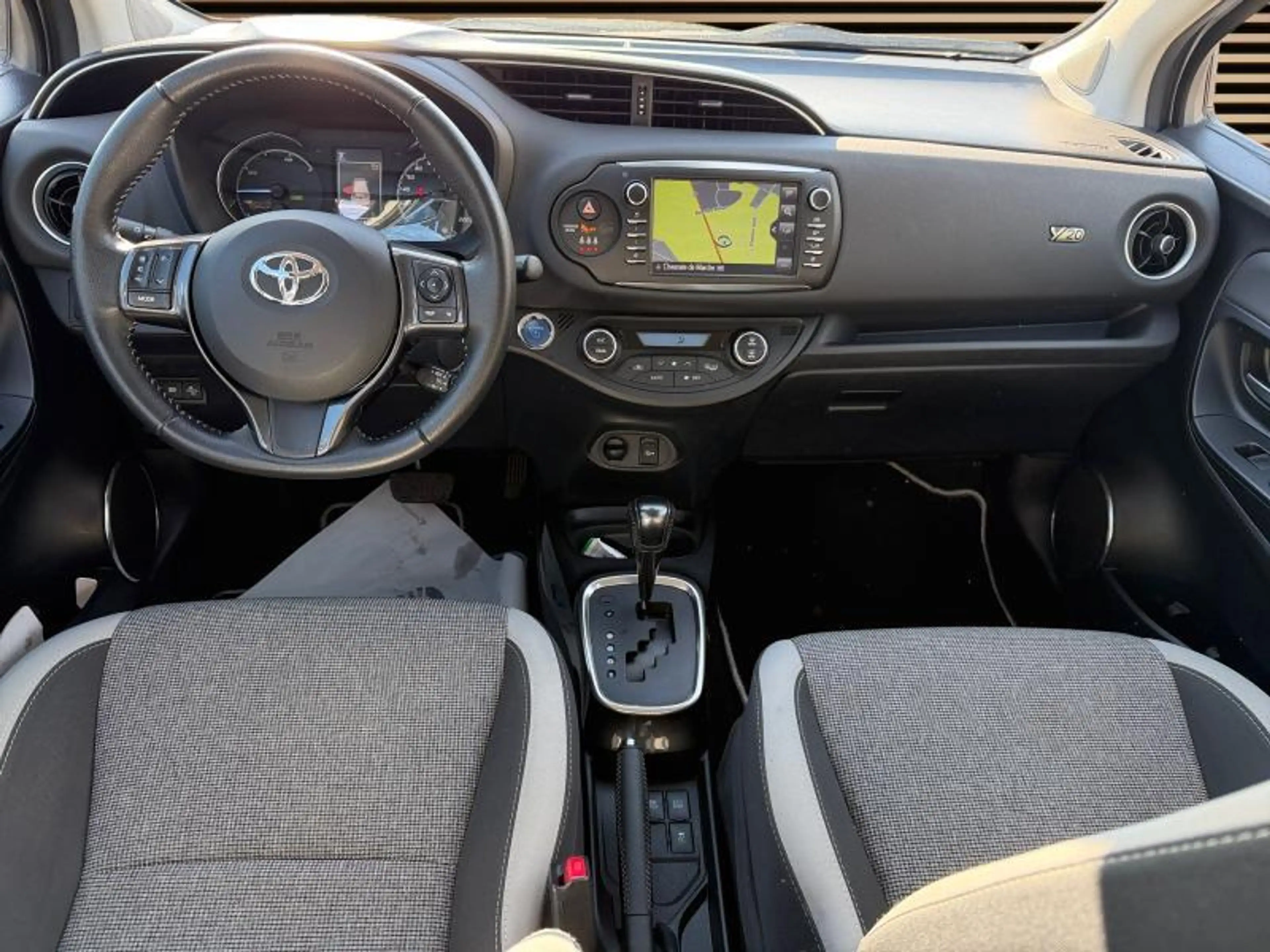 Toyota Yaris Y20 — photo 13