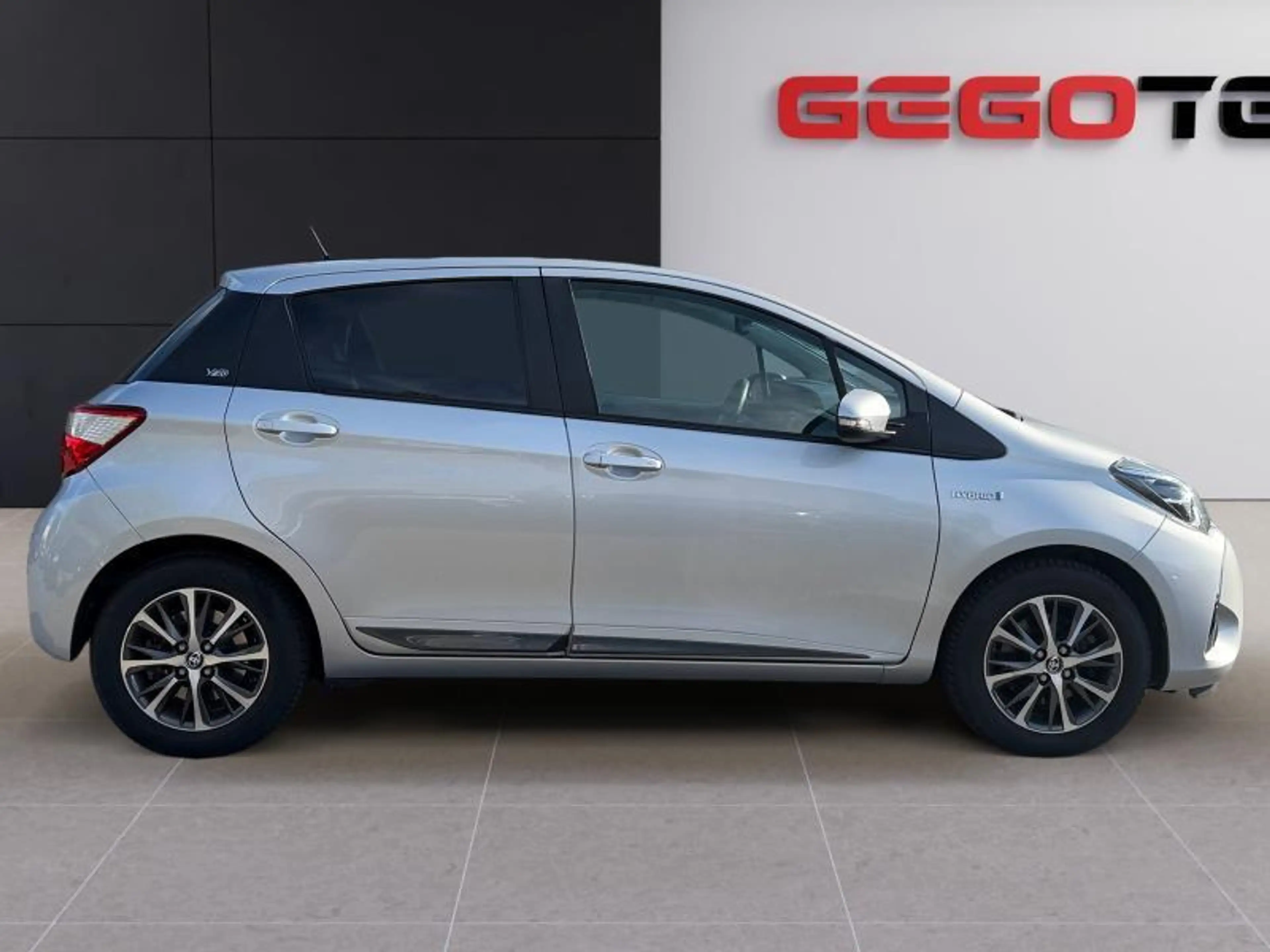 Toyota Yaris Y20 — photo 7
