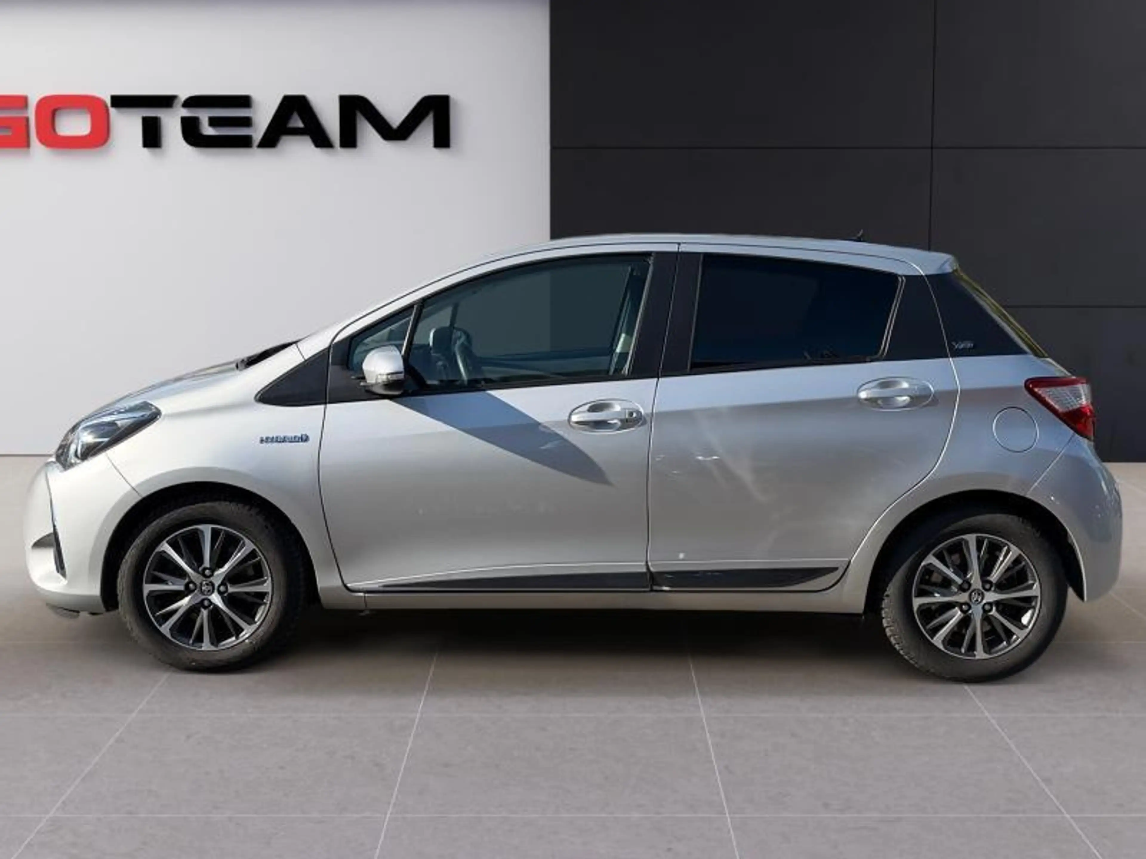 Toyota Yaris Y20 — photo 3