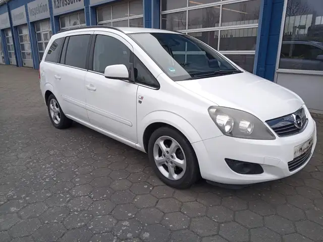 Opel Zafira B Edition "111 Jahre"/7 Sitze/HU neu