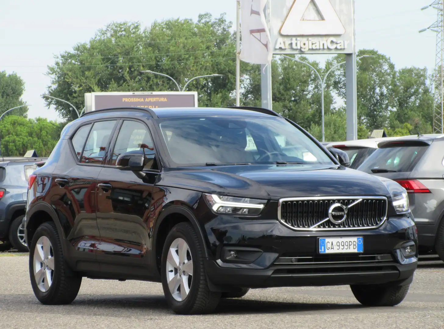 Volvo XC40 2.0 d3 Business AWD Geartronic Nero - 2