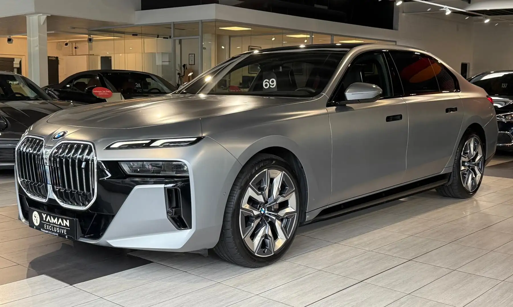 BMW i7 xDrive 60 M Sport Pano-SKY*B&W*Aut-Türen* Gris - 1