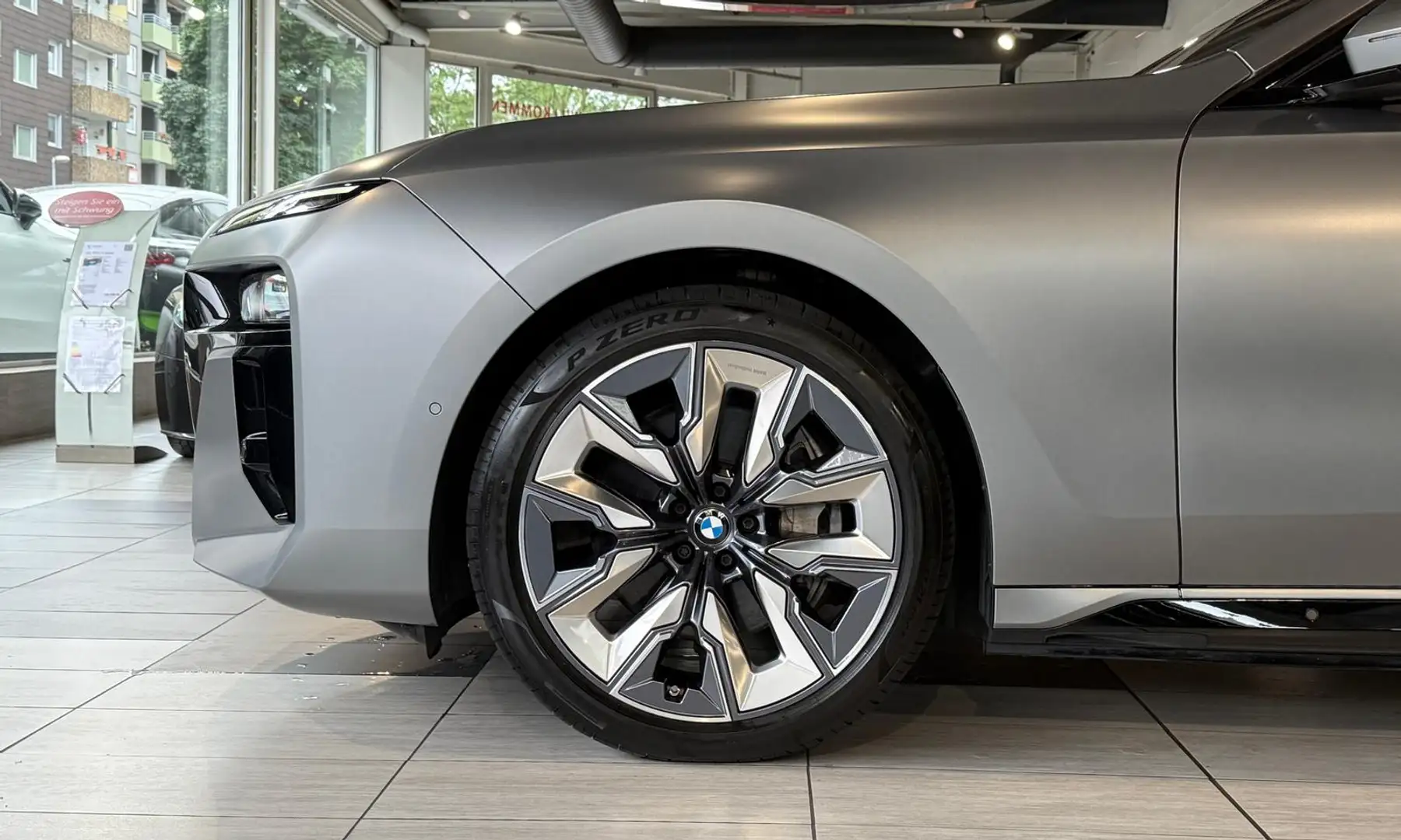BMW i7 xDrive 60 M Sport Pano-SKY*B&W*Aut-Türen* Gris - 2