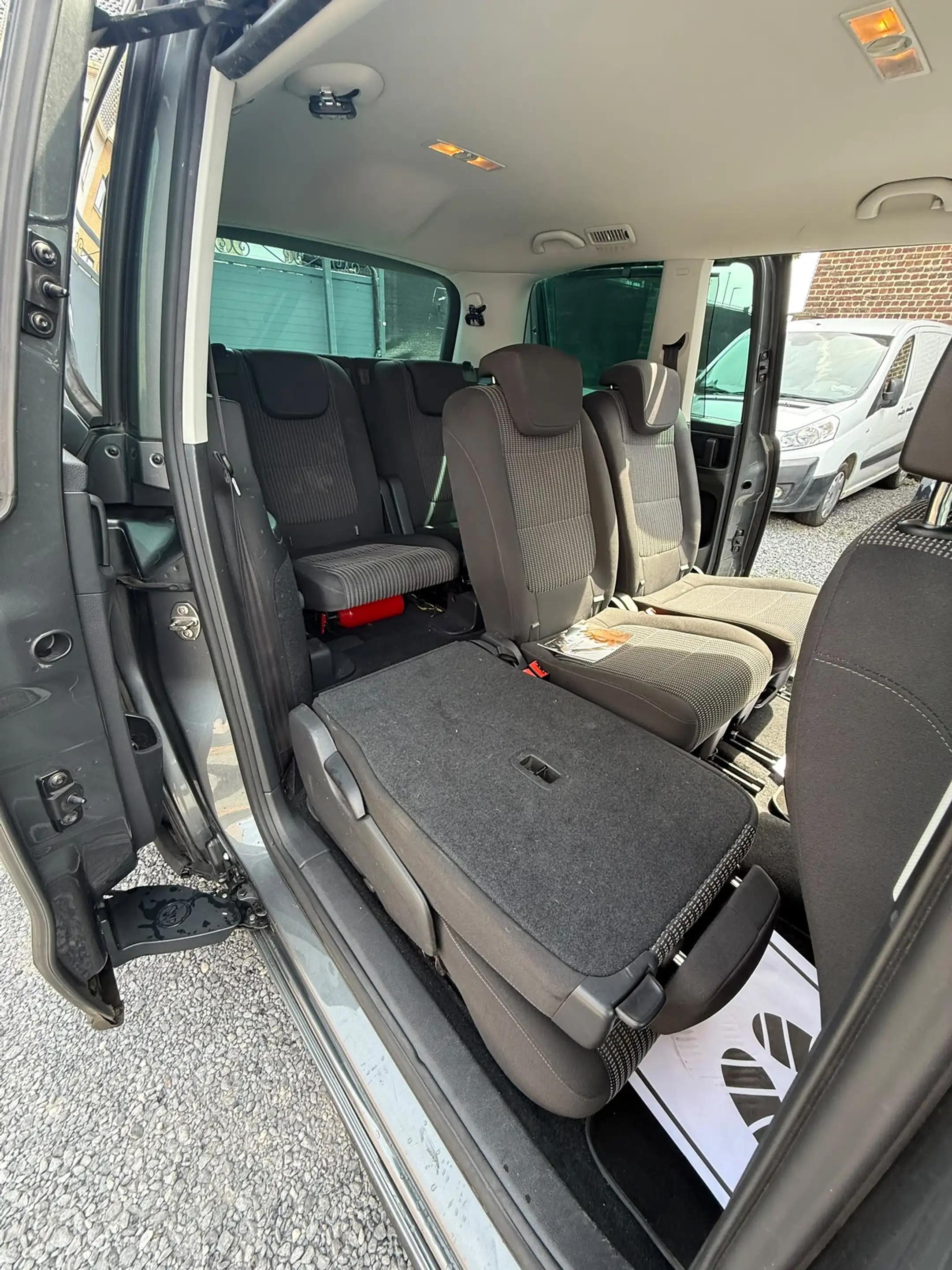 SEAT Alhambra Alhambra 2.0 CR TDi 20 Years — photo 15