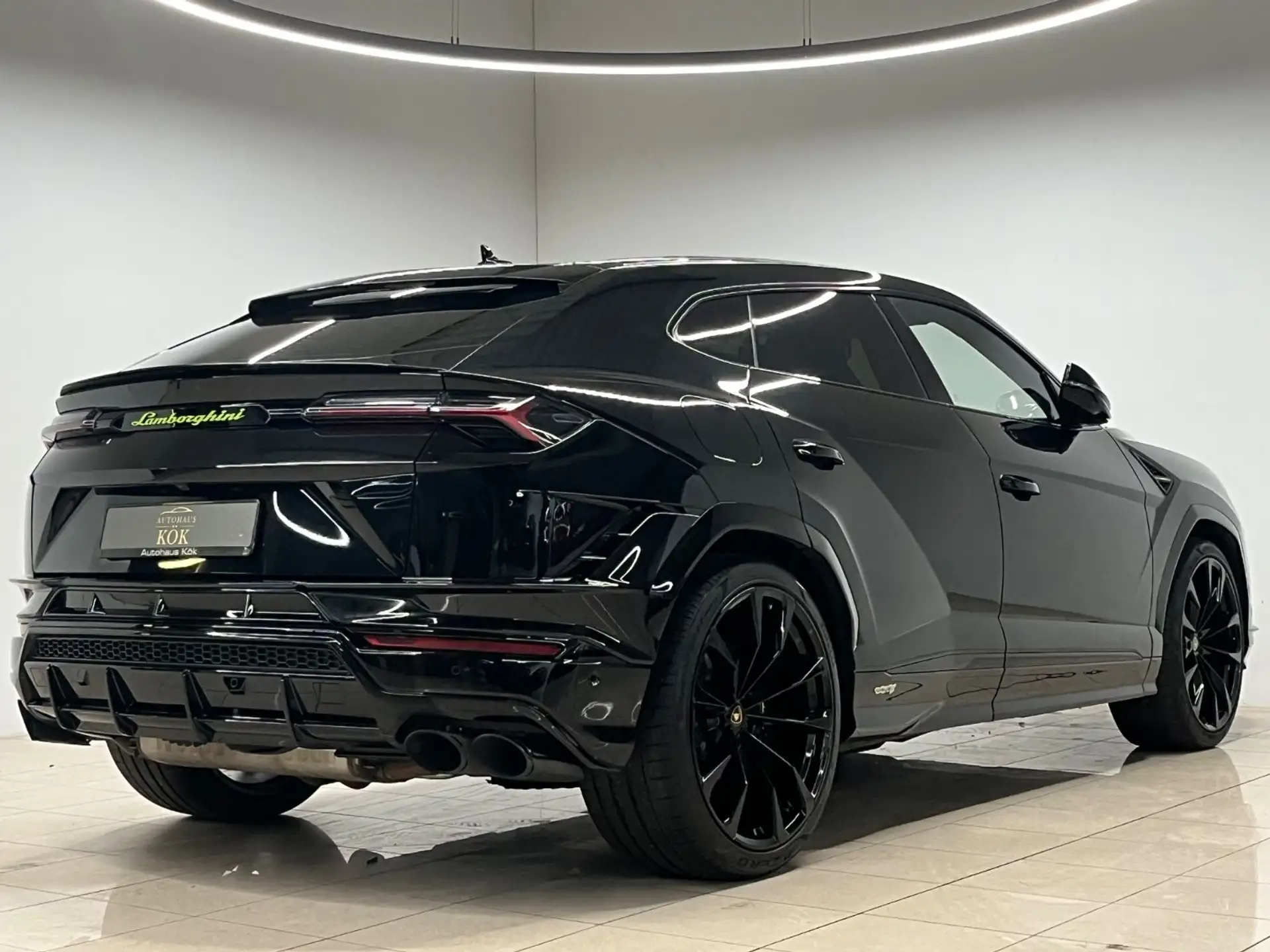 람보르기니 우루스 2023 검정 사진 6
