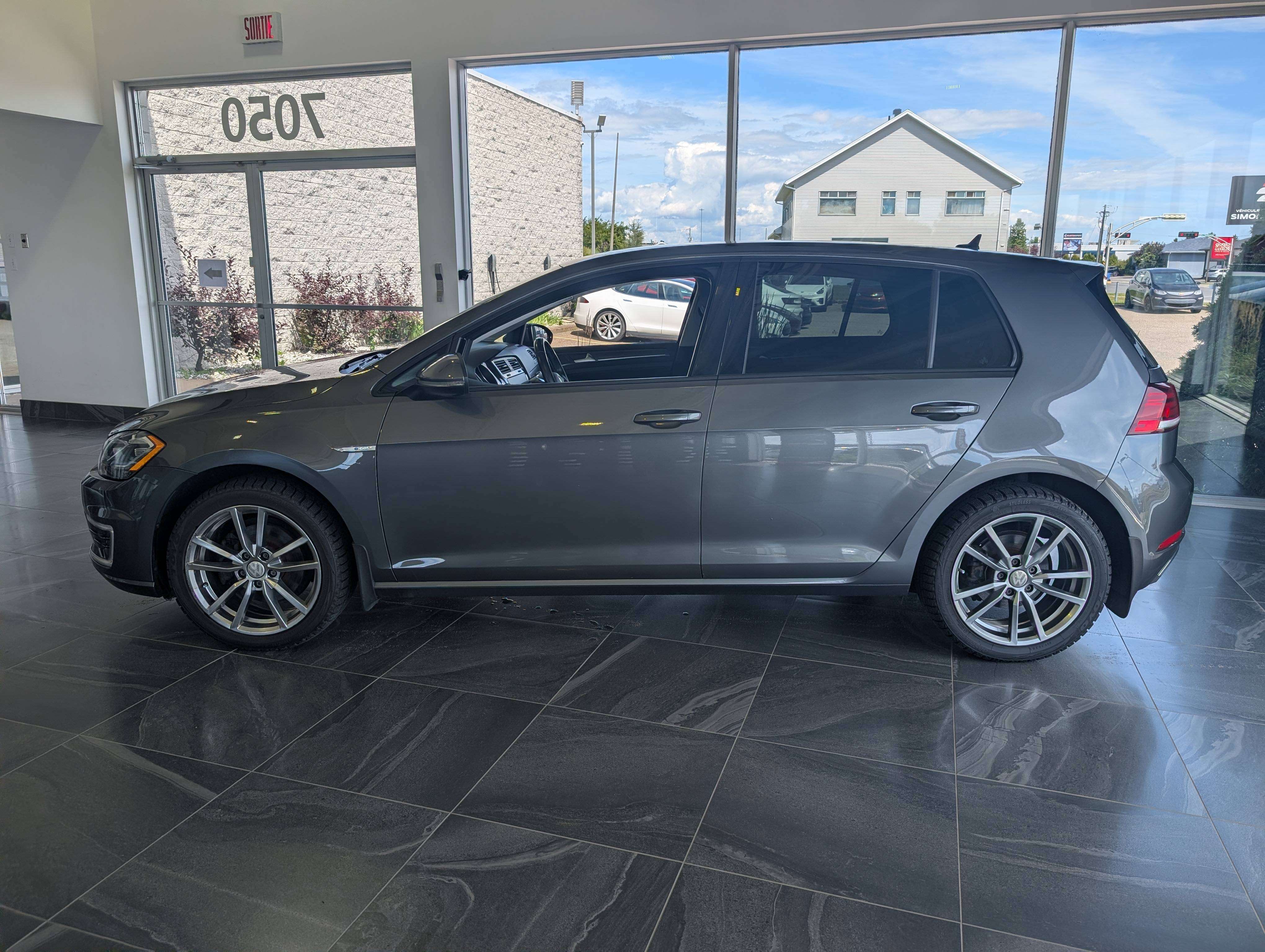2020 Volkswagen Golf Comfortline — снимка 1