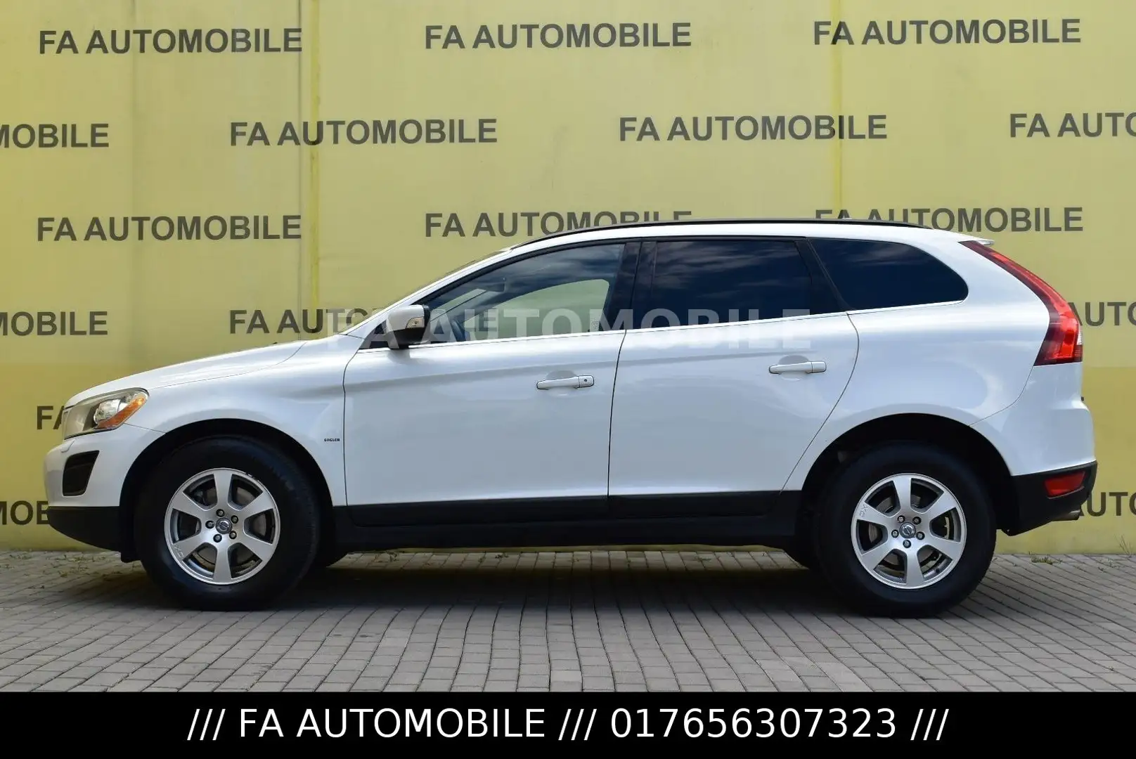 Volvo XC60 Momentum 2WD/KLIMA/PDC/ALU/SHZ/EU 5/NAVI/ Alb - 2
