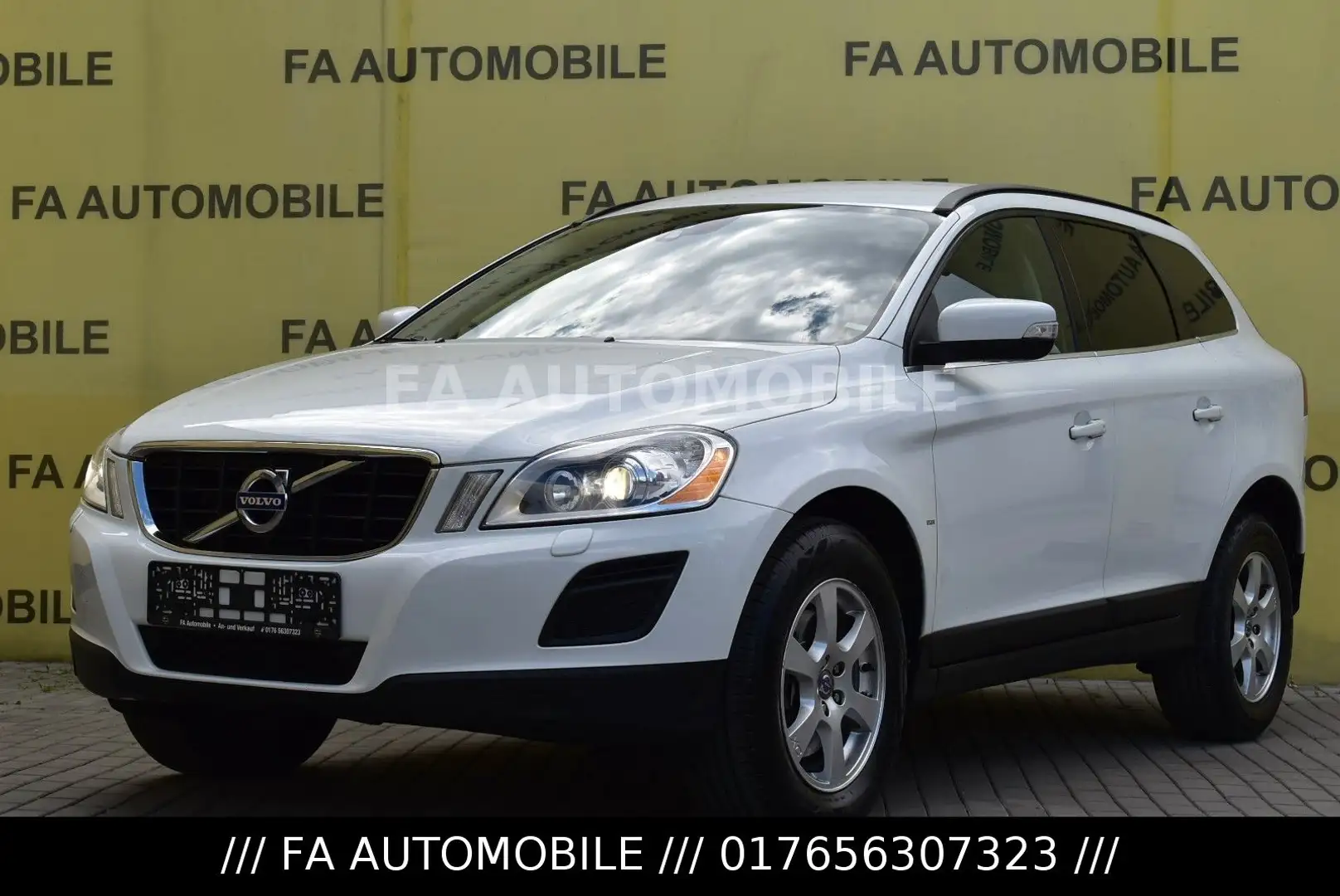 Volvo XC60 Momentum 2WD/KLIMA/PDC/ALU/SHZ/EU 5/NAVI/ Alb - 1
