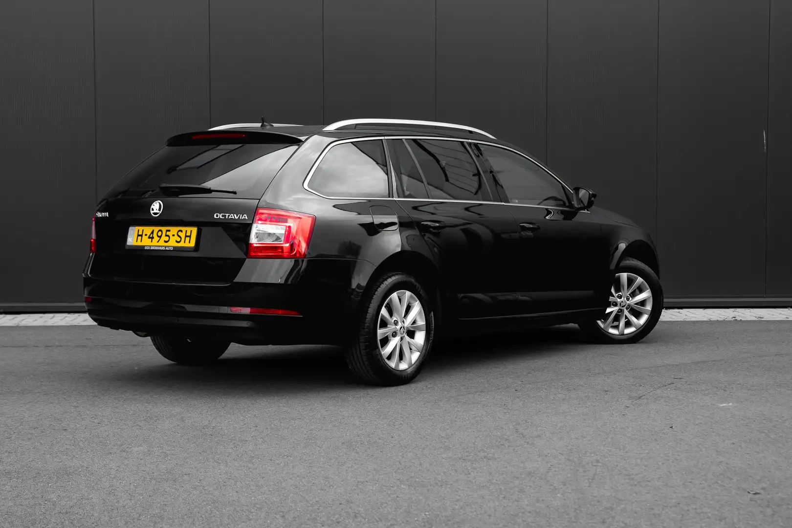 Skoda Octavia Combi 1.5 TSI Greentech Business Edition | Automaa Noir - 2