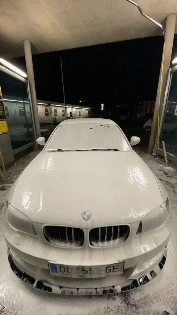 BMW 120 120d Coupé M-Paket Weiß - 2