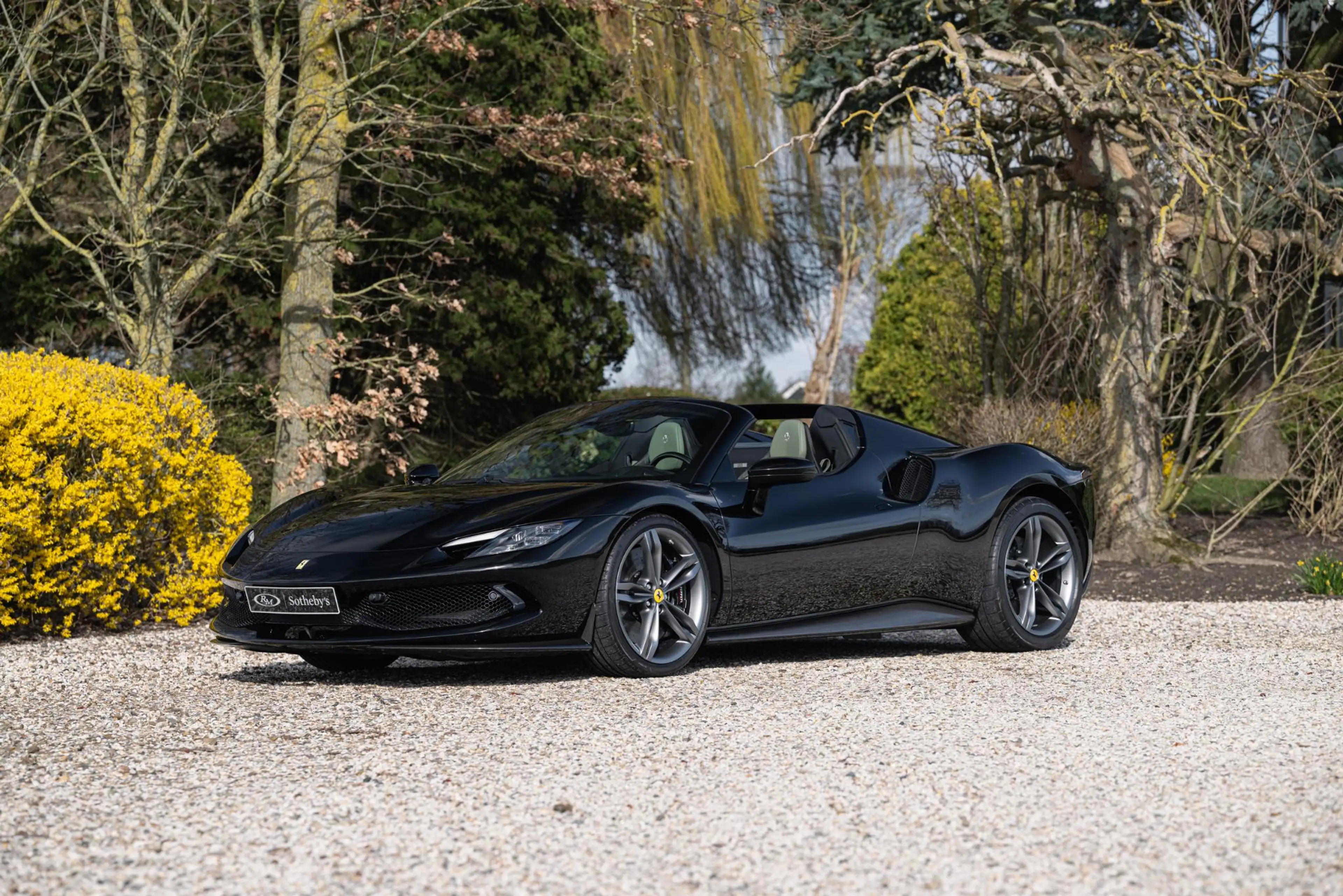 Ferrari 296 GTS 3.0 V6 ATELIER — photo 10