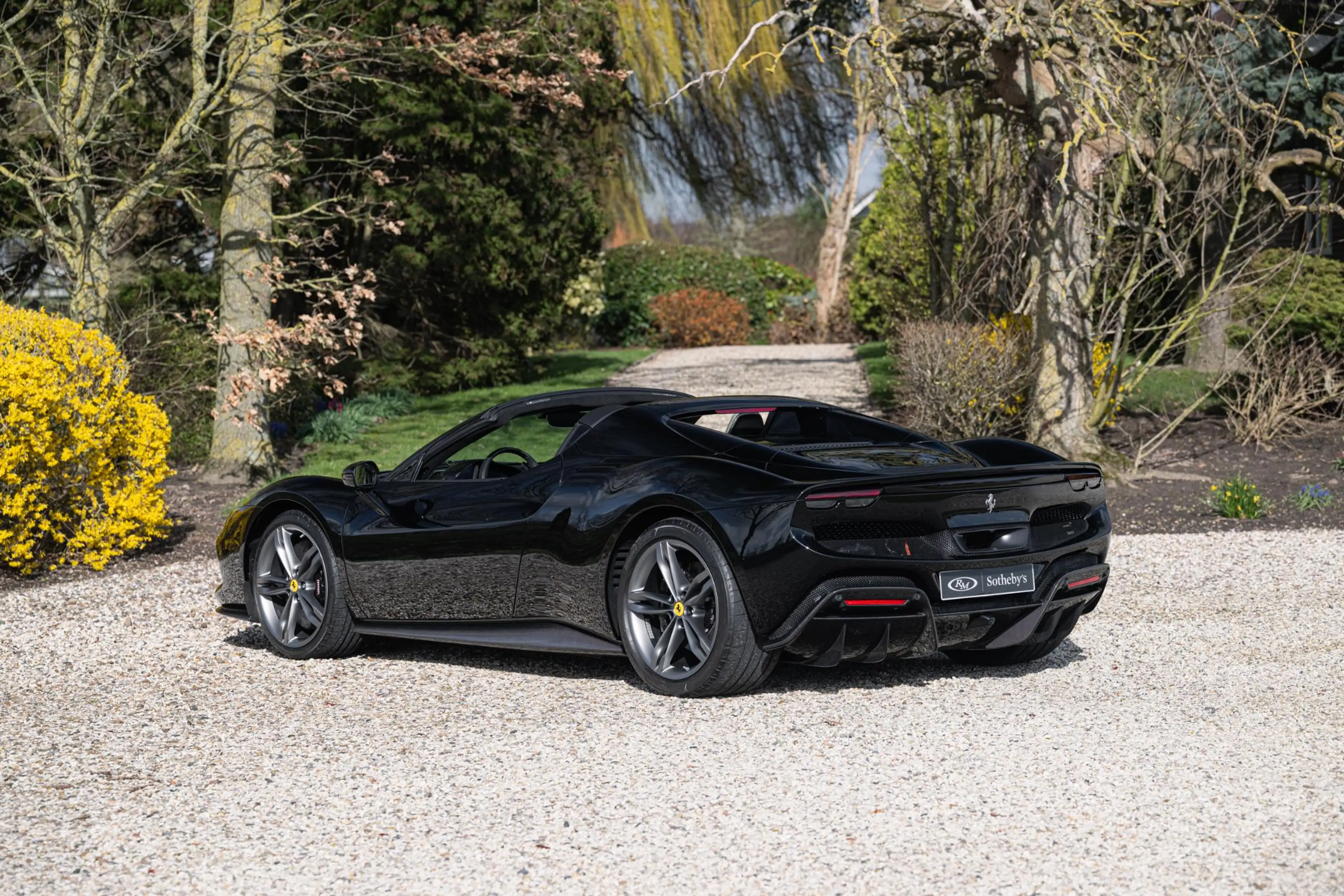Ferrari 296 GTS 3.0 V6 ATELIER — photo 6