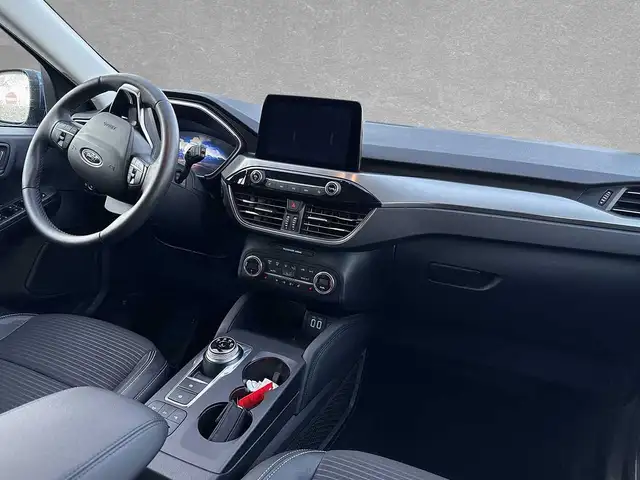 Ford Kuga view 4