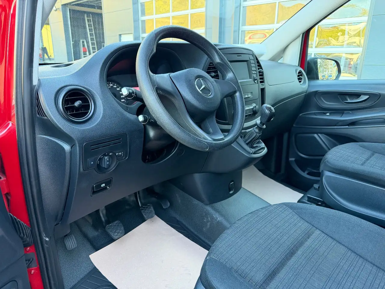 2020 Mercedes-Benz Vito 114CDI Mixto 5 Sitze extralang, photograph 10