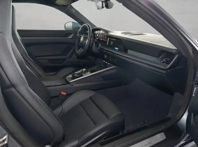 Porsche 992 view 12