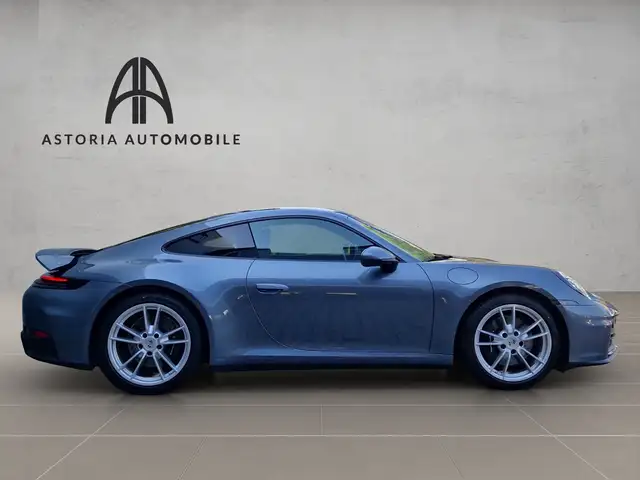 Porsche 992 view 7