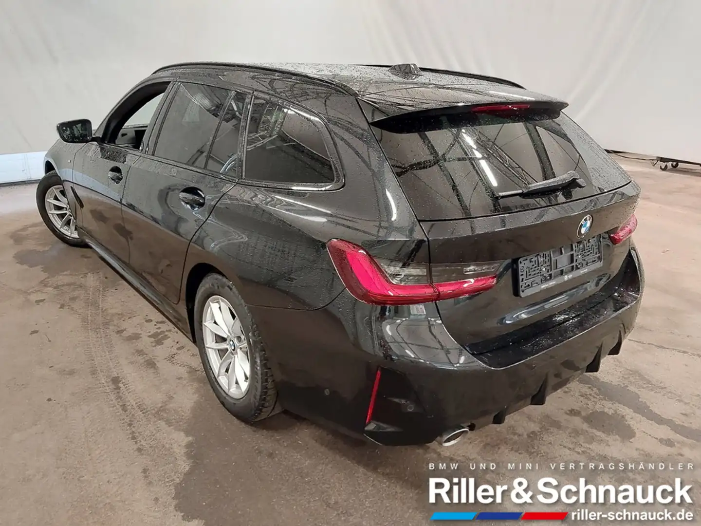 BMW 318 i Touring M Sport AHK+HUD+ACC+KAM+MEM Schwarz - 2