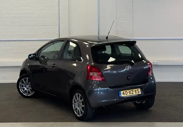 Toyota Yaris view 23