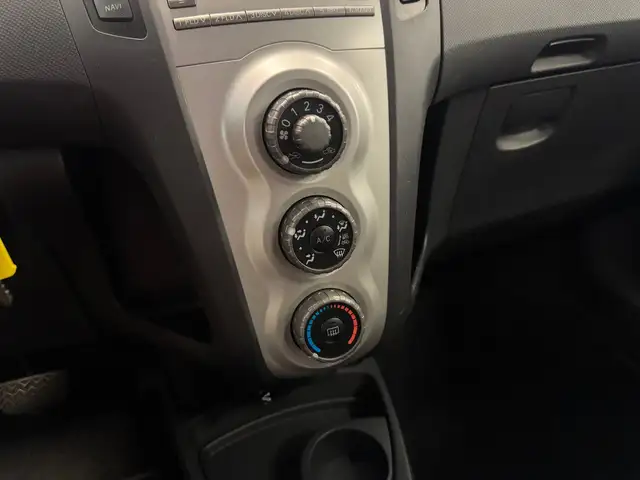 Toyota Yaris view 15