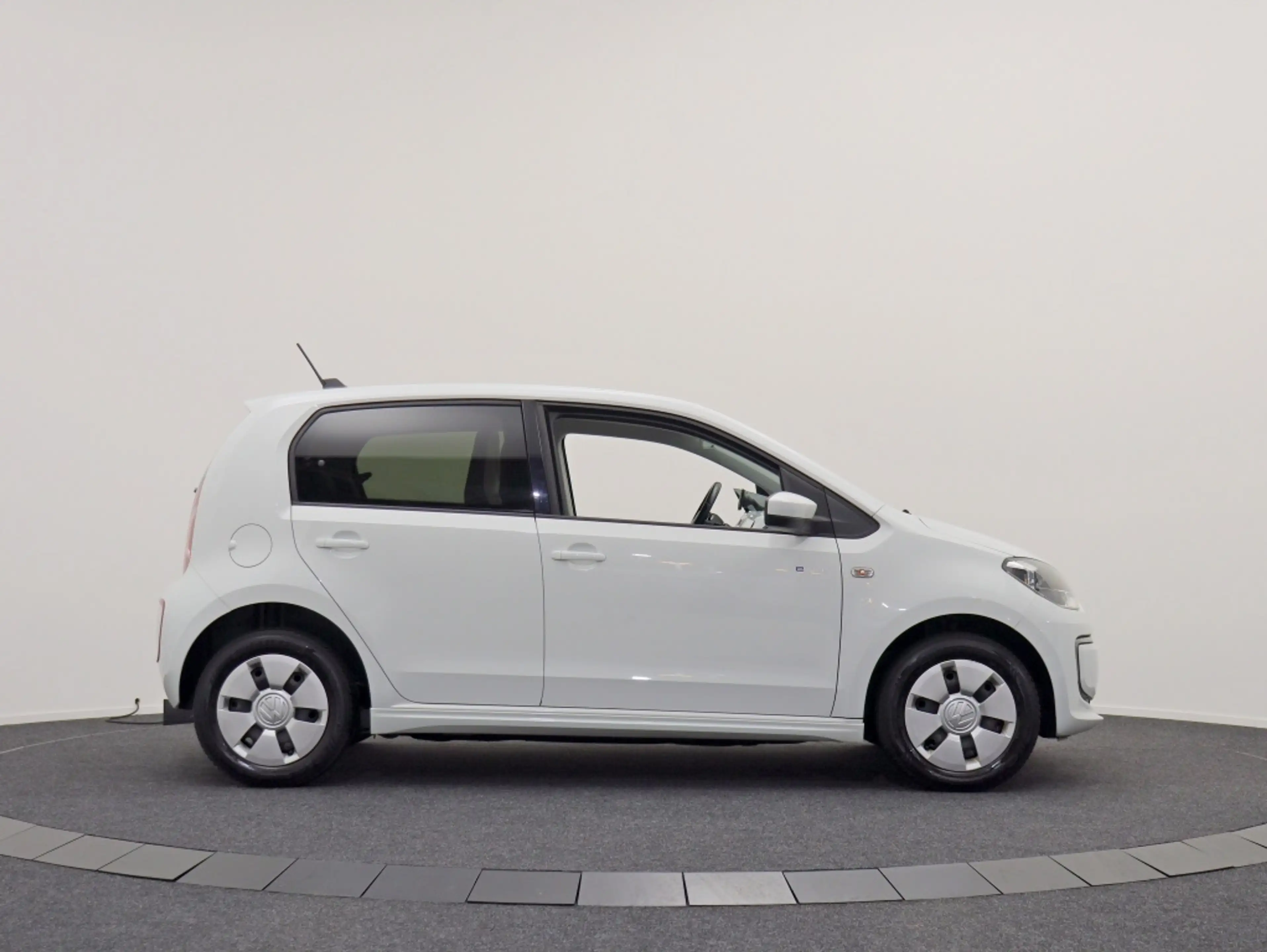Volkswagen e-up! e-up! Dealeronderhouden | SOH 90,0% Aviloo | Stoel — photo 12