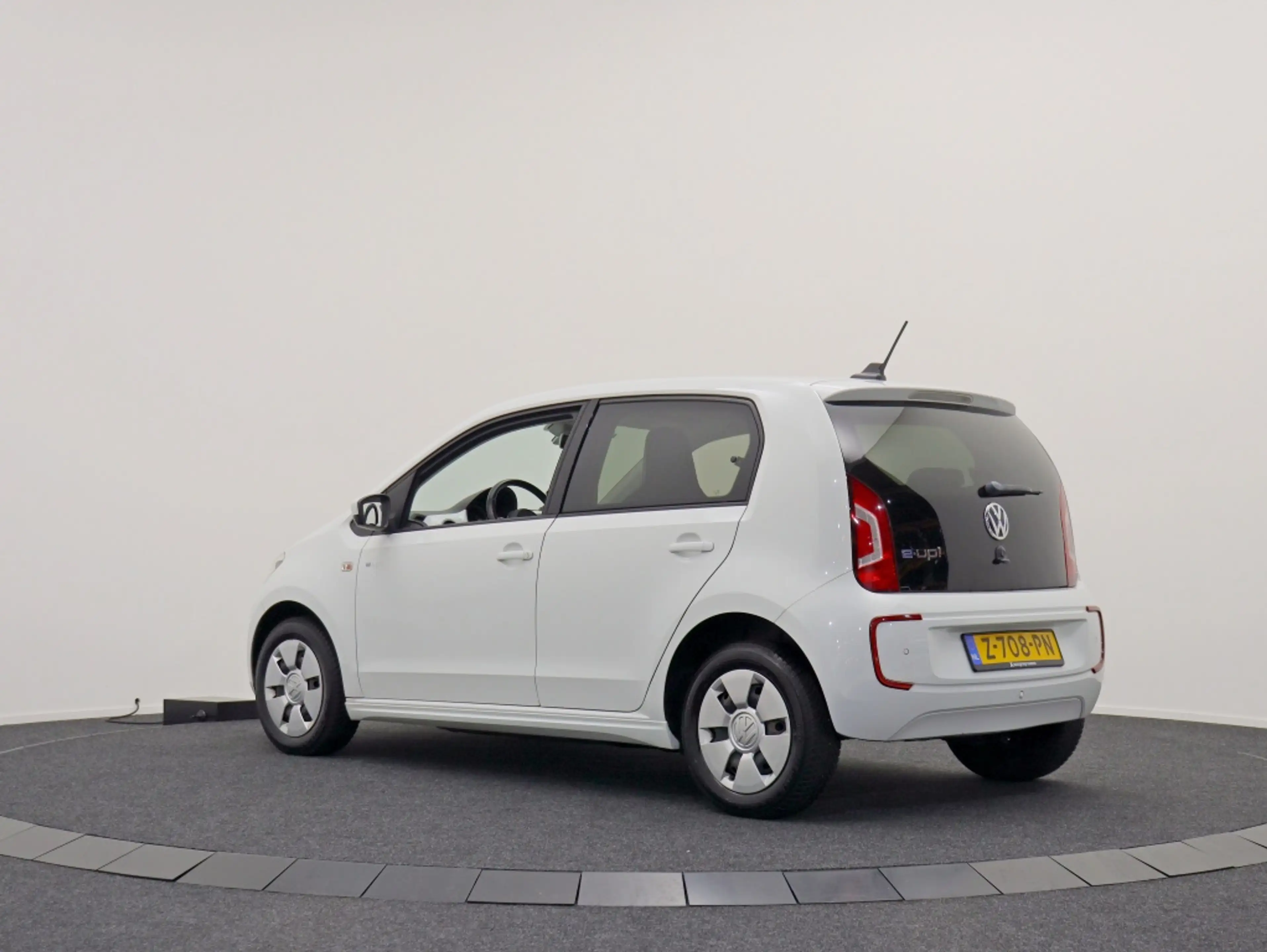 Volkswagen e-up! e-up! Dealeronderhouden | SOH 90,0% Aviloo | Stoel — photo 9