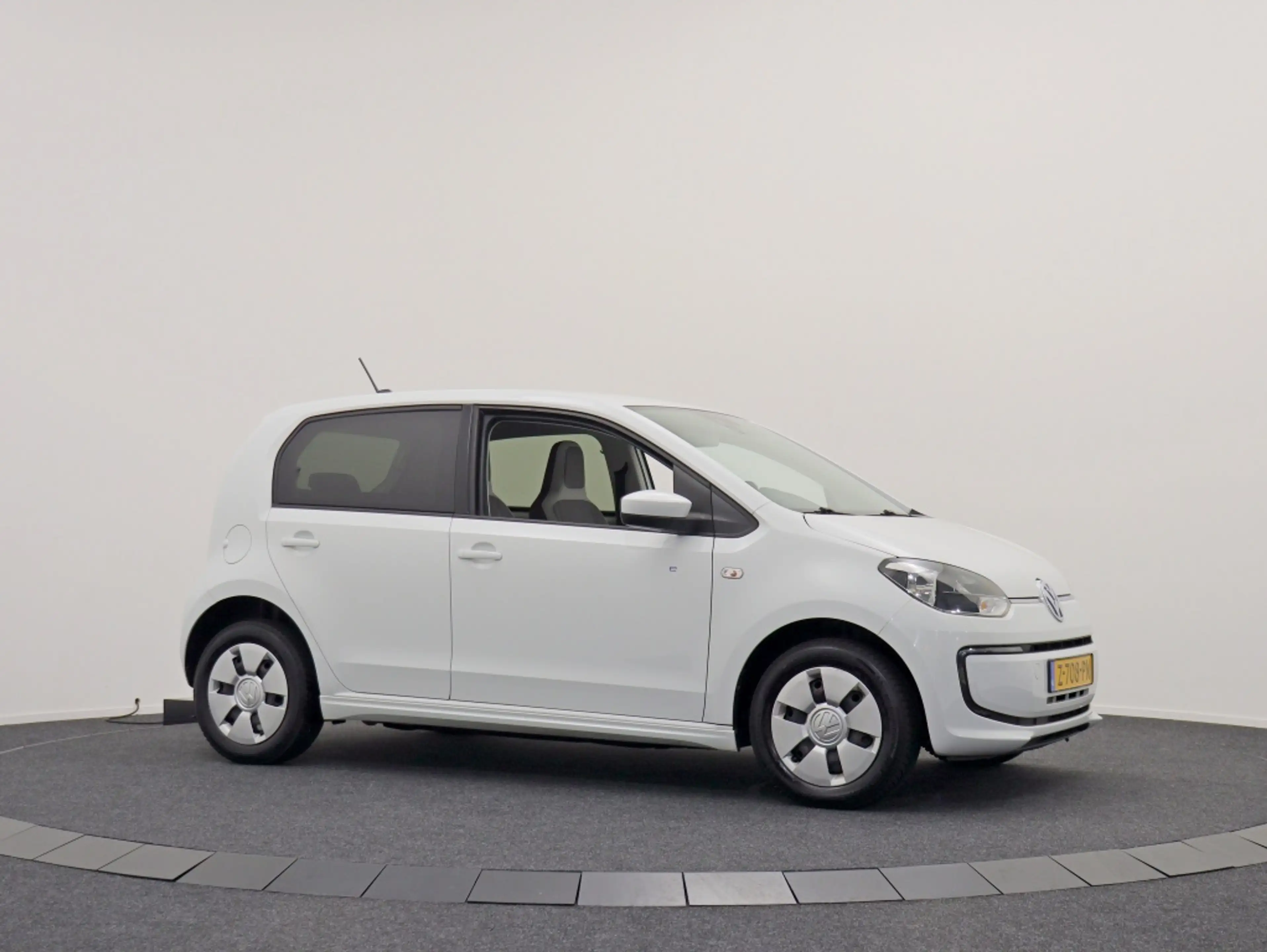 Volkswagen e-up! e-up! Dealeronderhouden | SOH 90,0% Aviloo | Stoel — photo 13