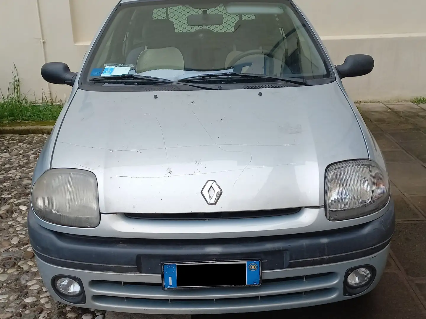 Renault Clio 3p 1.9d RN Gümüş rengi - 1
