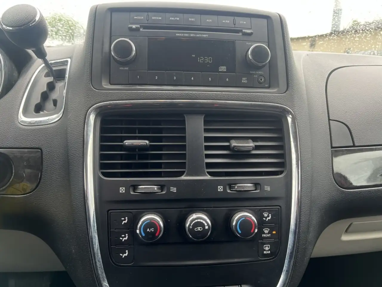 Dodge Grand Caravan photo Dodge Grand Caravan