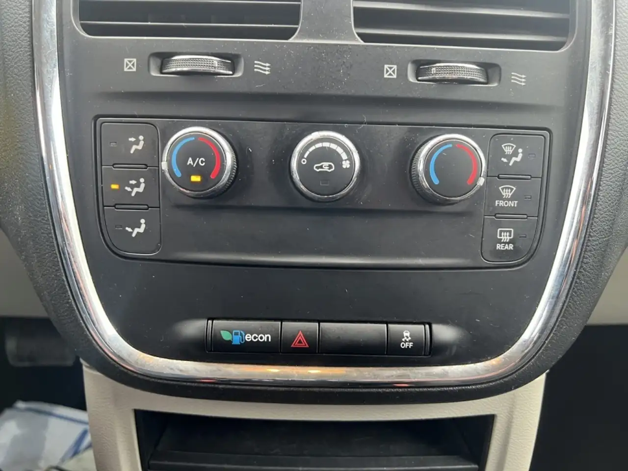 Dodge Grand Caravan photo Dodge Grand Caravan