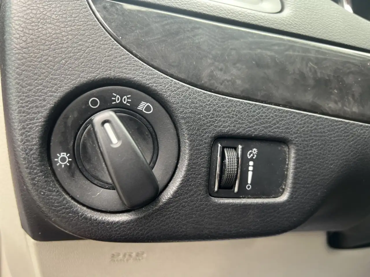 Dodge Grand Caravan photo Dodge Grand Caravan