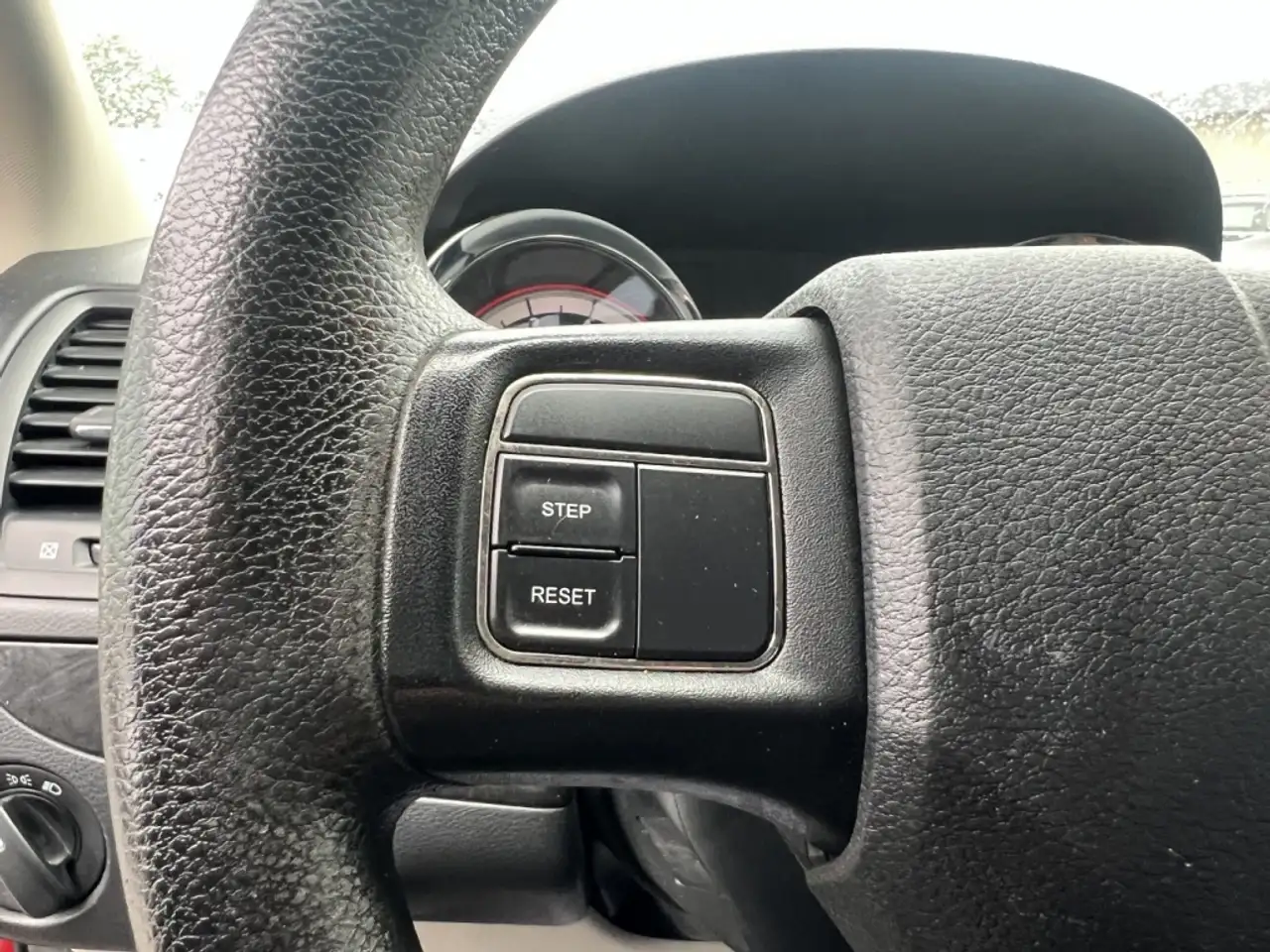 Dodge Grand Caravan photo Dodge Grand Caravan