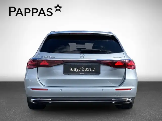 Mercedes-Benz E 300 de 4MATIC mit EQ Hybrid Technologie T-Modell Ansicht 5
