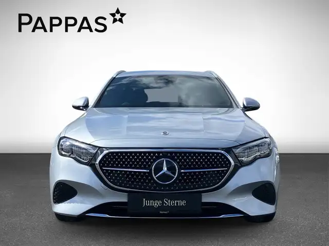 Mercedes-Benz E 300 de 4MATIC mit EQ Hybrid Technologie T-Modell Ansicht 4