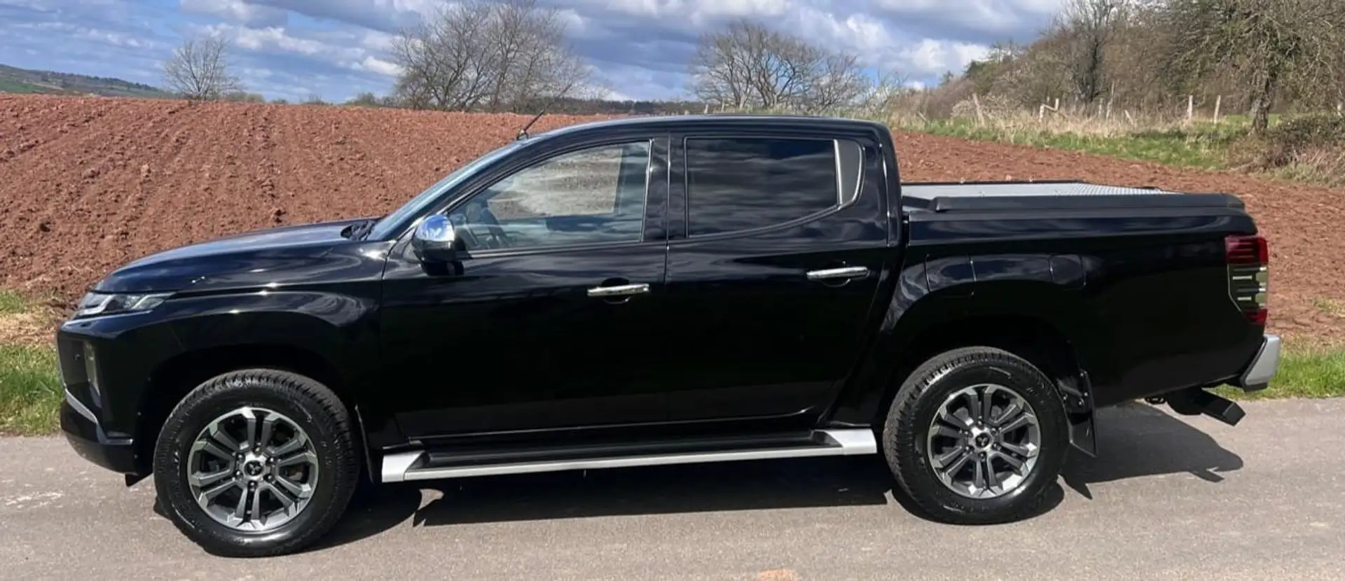 Mitsubishi L200 DC 2.2 DI-D Spirit Automatik 4WD Negro - 2