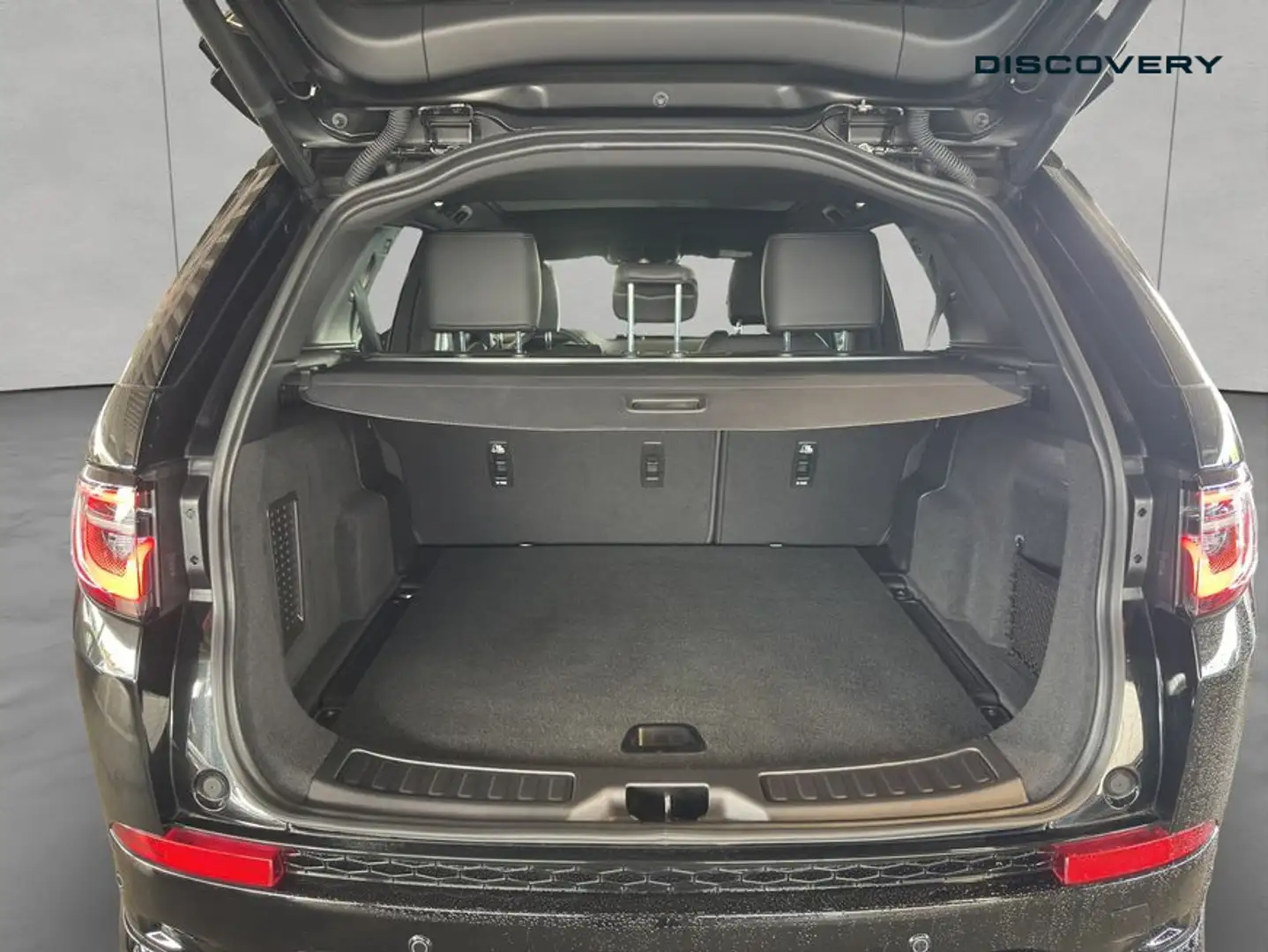 Land Rover Discovery Sport D165 R-Dynamic SE Noir - 2