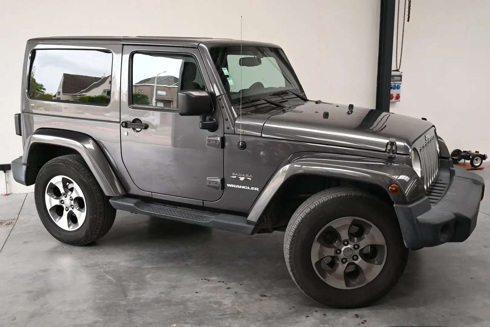 Jeep Wrangler EXPORT Wrangler Hard-Top 2.8 CRD Automatik Sahara Gris - 2