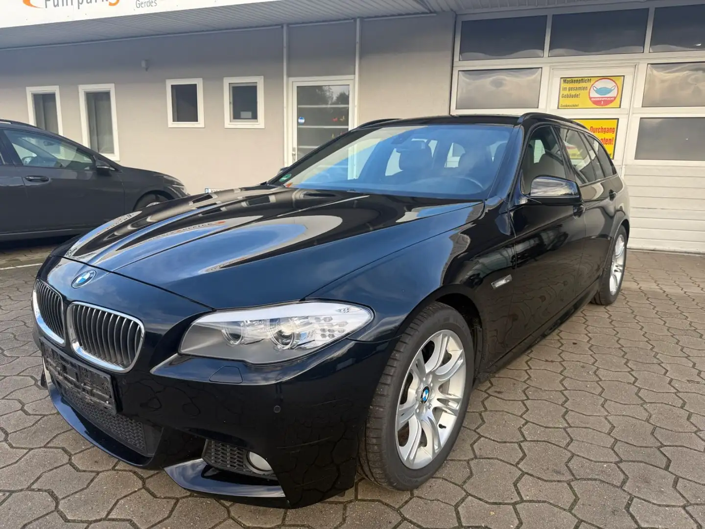 BMW 525 d Touring M-Paket Leder Navi TOP - 2