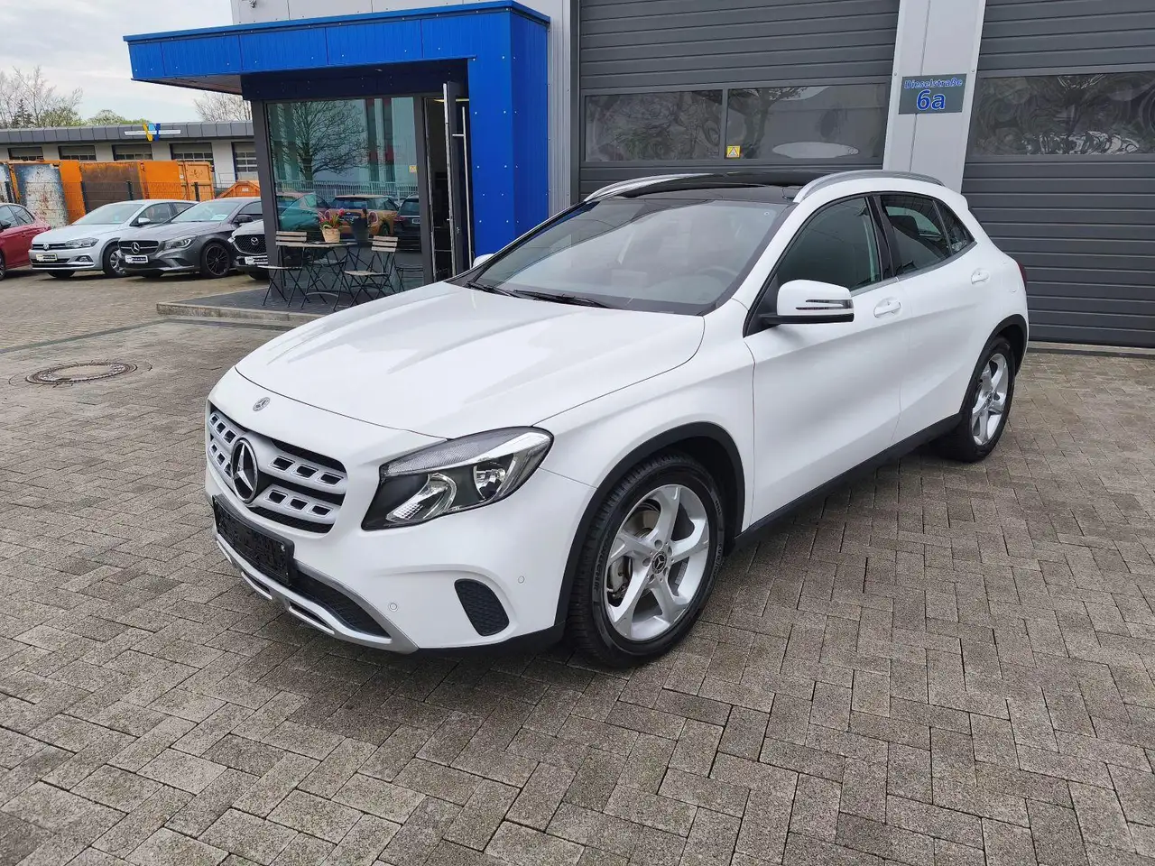 Mercedes-Benz GLA 180