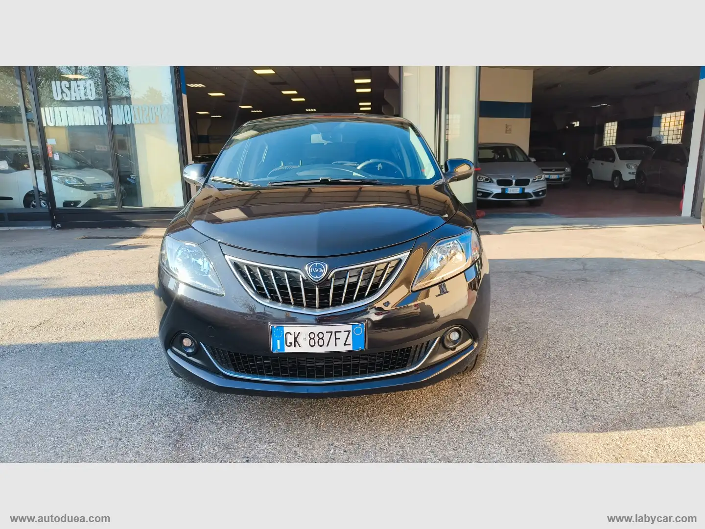 Lancia Ypsilon 1.0 FireFly HYBRID Eco Gold NO VINCOLI Noir - 2