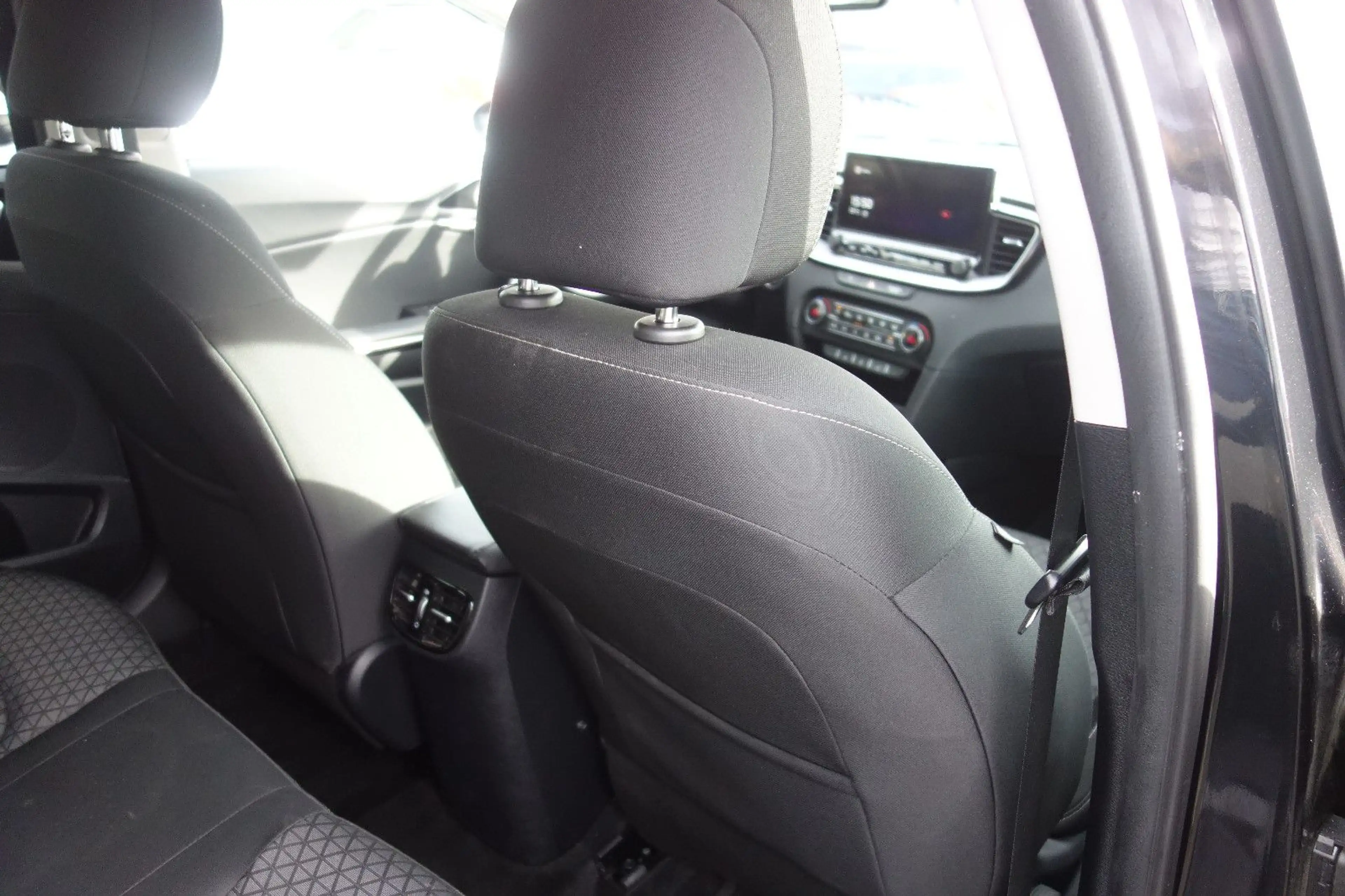 Kia Ceed SW / cee'd SW 1.5 T-GDI Spirit Automatik-LED — photo 13