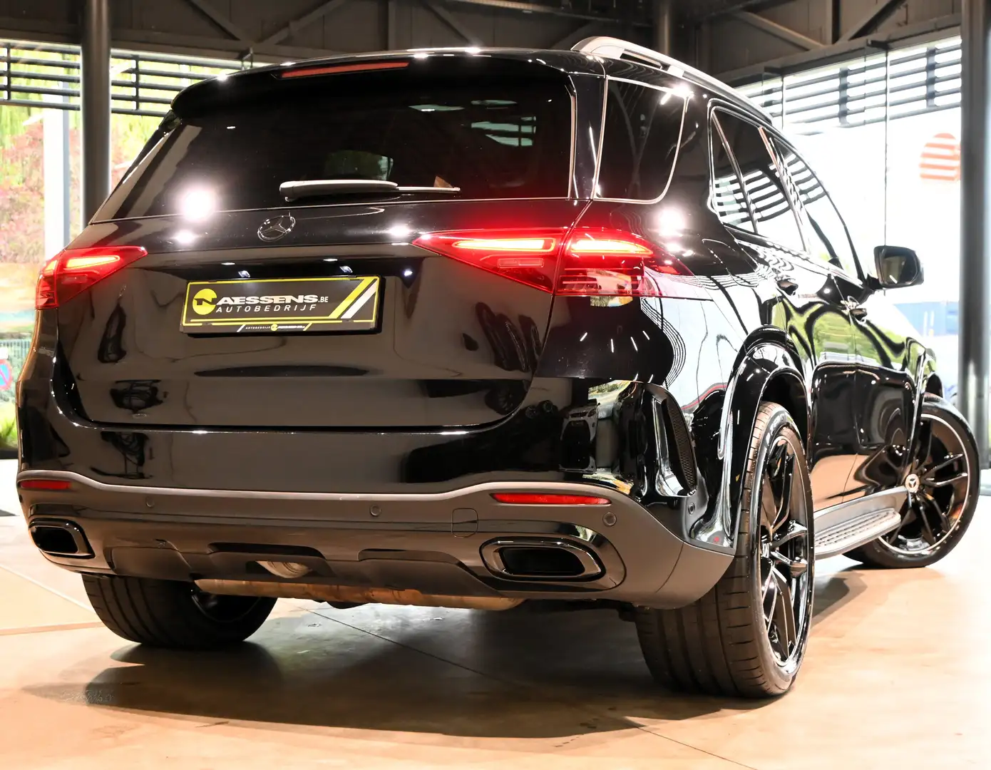Mercedes-Benz GLE 400 e 4Matic AMG-LINE *PANO/HUD/BURMESTER/360°CAM* Schwarz - 2