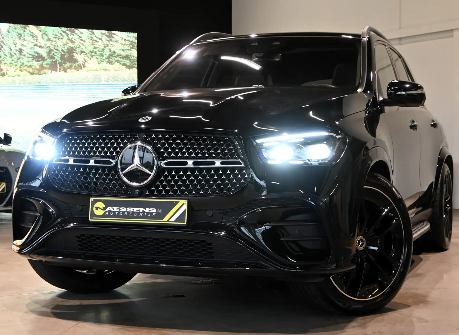 Mercedes-Benz GLE 400 e 4Matic AMG-LINE *PANO/HUD/BURMESTER/360°CAM* Schwarz - 1