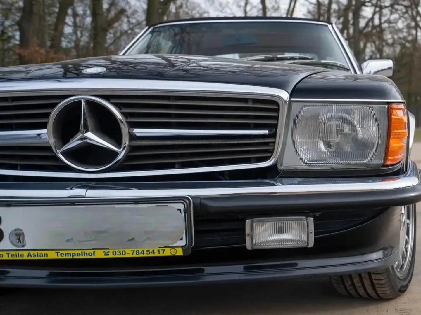 Mercedes-Benz SL 560 R107 Schwarz - 1