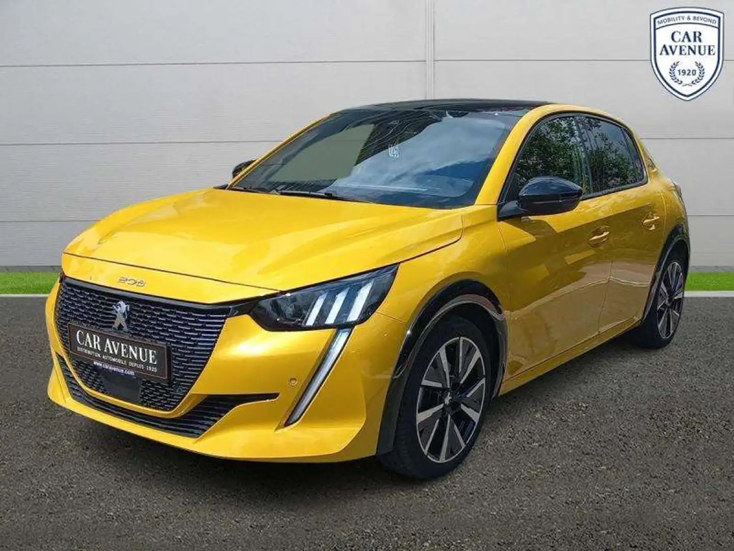 Peugeot e-208 1.2 PureTech 100ch S\\u0026S GT Line Jaune - 1