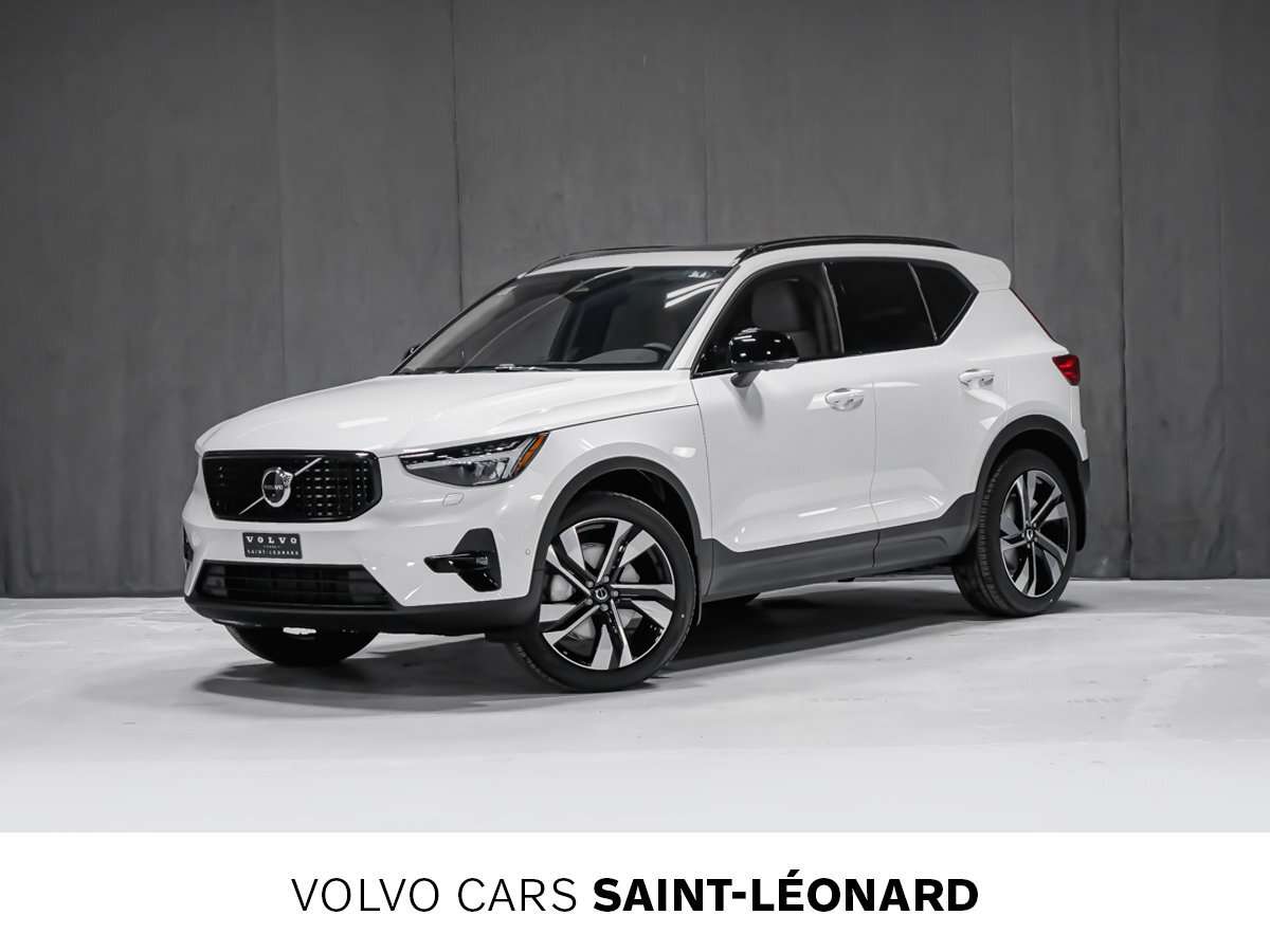 2026 Volvo XC40 Plus (Dark Theme)