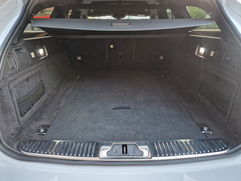 Jaguar XF 20d 180PS R-Sport Sportbrake Automatik — photo 30